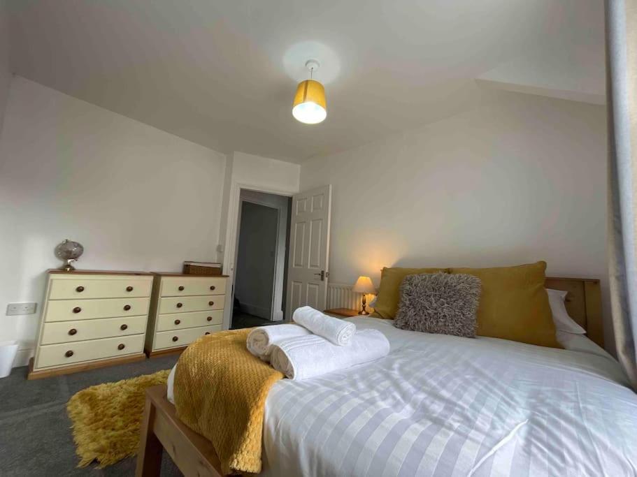 Modern 2 Bedroom Flat In Town Centre Aberystwyth Ngoại thất bức ảnh